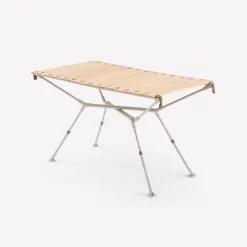 Quechua TABLE DE CAMPING COMPACTE 4/6 PERSONNES - PLATEAU BOIS - POCHE DE RANGEMENT